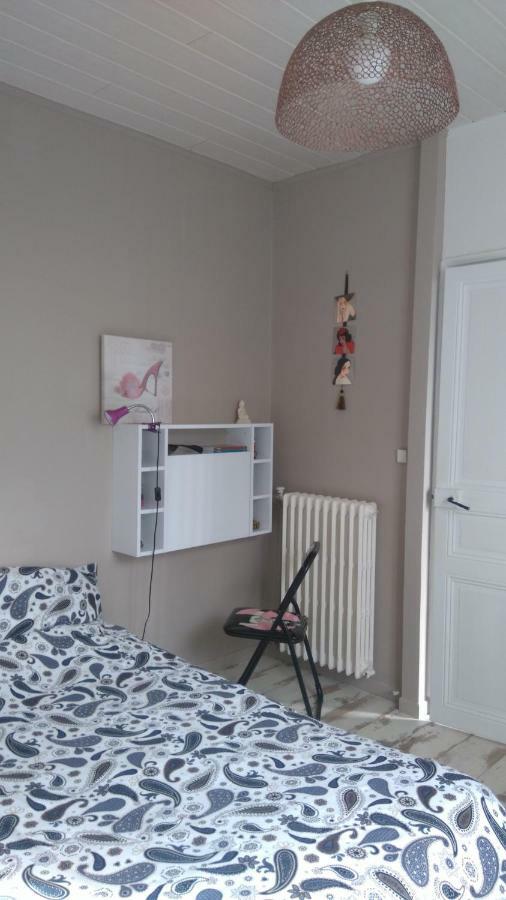 Chambre privée dans une maison avec jardin Saint-Sébastien-sur-Loire Exterior foto