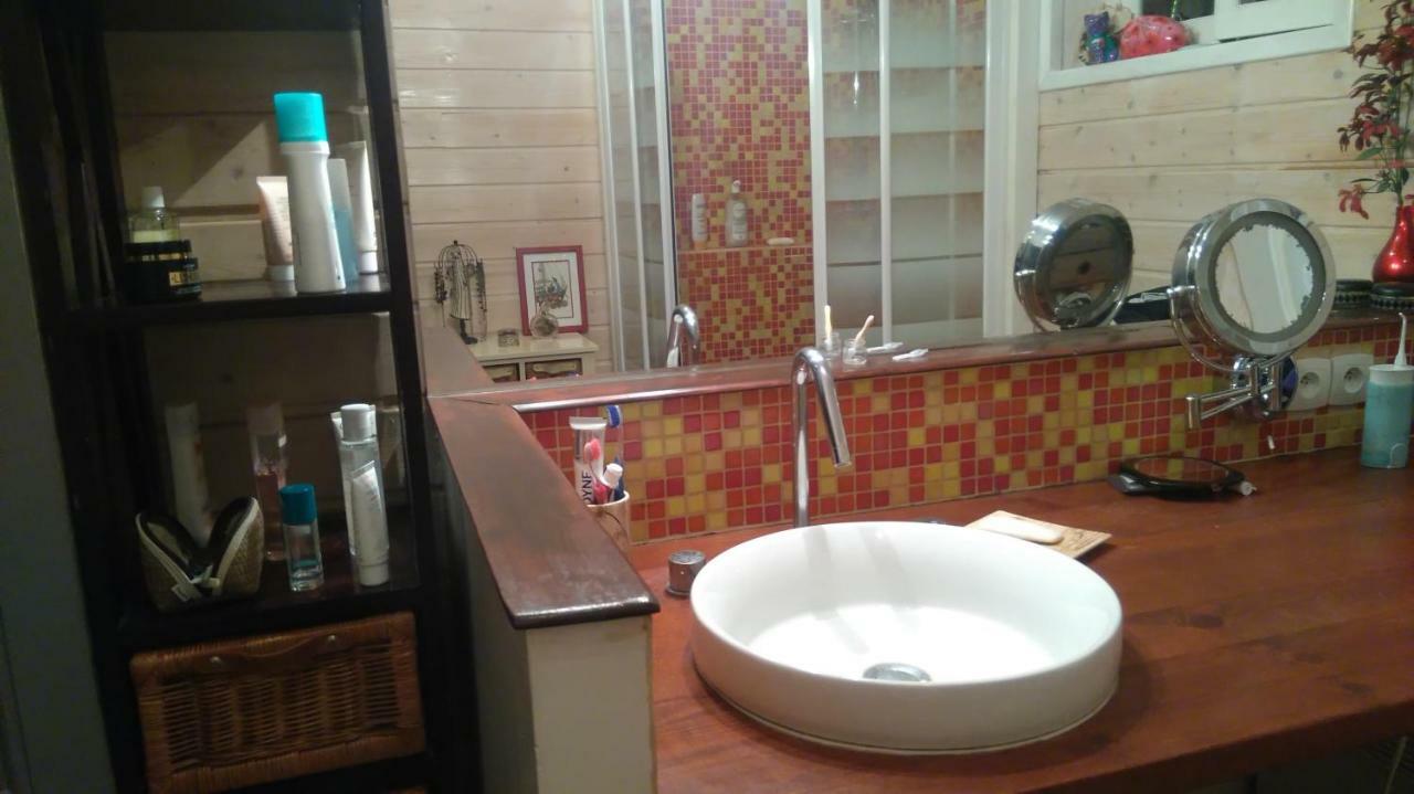Chambre privée dans une maison avec jardin Saint-Sébastien-sur-Loire Exterior foto